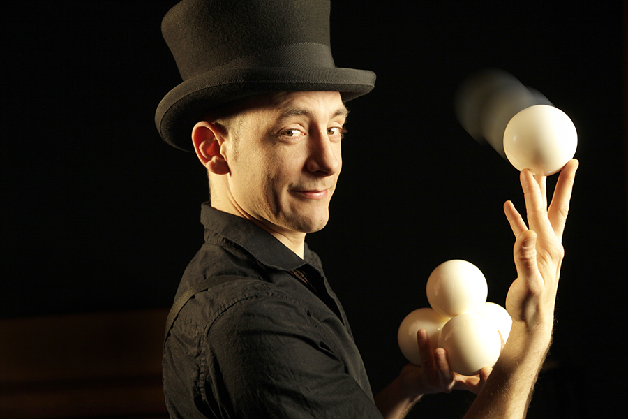 Chriss Breuning Jonglage Bälle