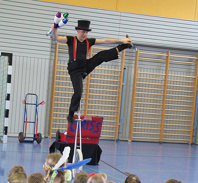 Chriss Breuning auf Einrad